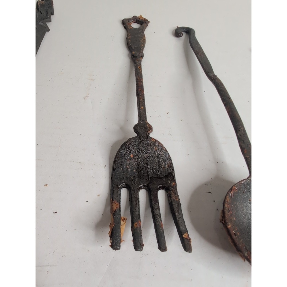 Lot Of 5 Vintage Cast Iron Kitchen Tools Taiwan Smelting Spoon Fork Hooks - Picture 4 of 11